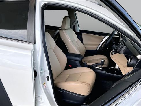 Used 2015 Toyota RAV4 Limited FWD image 8