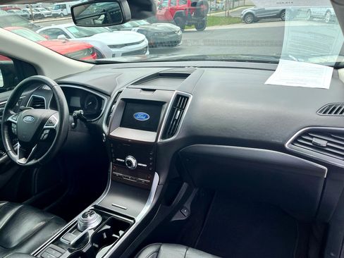Used 2020 Ford Edge Titanium image 18