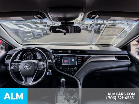 Used 2020 Toyota Camry SE FWD image 21