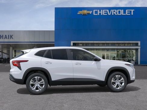 New 2026 Chevrolet Trax LS w/ Driver Confidence Package FWD image 5