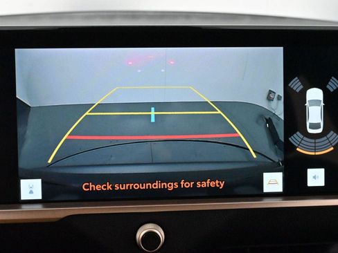 Used 2023 Toyota Crown Limited image 23