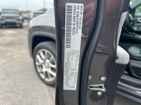 Used 2023 Jeep Compass Latitude AWD/4WD image 22