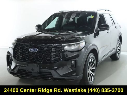 Used 2025 Ford Explorer ST-Line AWD/4WD image 4