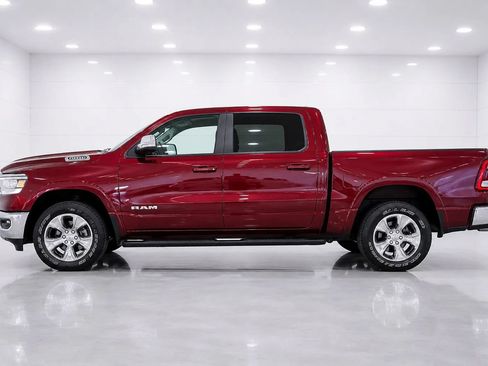 Used 2023 RAM 1500 Laramie AWD/4WD image 2