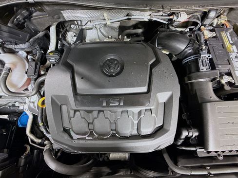 Used 2020 Volkswagen Tiguan S image 39