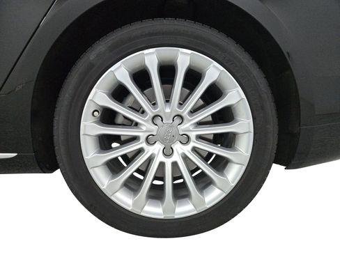 Used 2014 Audi A8 L 3.0T image 25