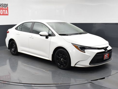 Used 2024 Toyota Corolla LE FWD image 6