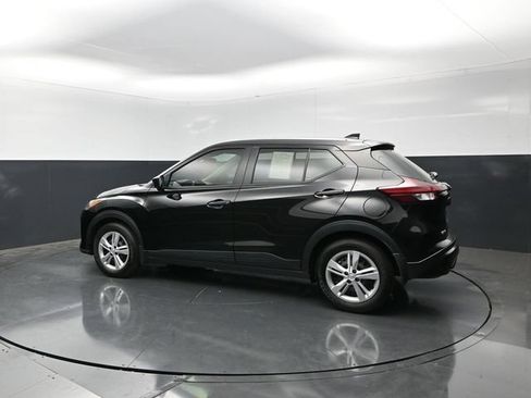 Used 2025 Nissan Kicks Play S FWD image 2