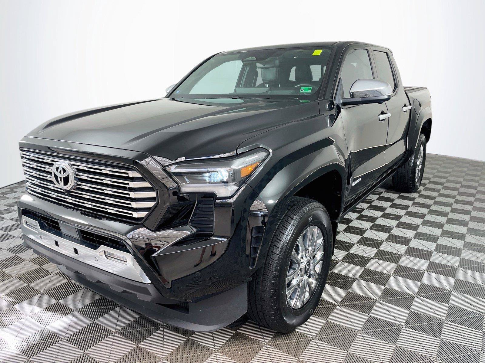 Used 2024 Toyota Tacoma Limited w/ Limited Package (LT) AWD/4WD image 3
