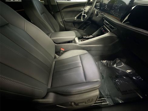 Certified 2025 Audi Q5 Premium w/ Convenience Package AWD/4WD image 29