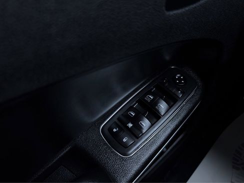 Used 2021 Dodge Charger SXT w/ Leather Interior Group RWD image 11