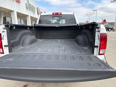 Used 2018 RAM 1500 SLT image 23