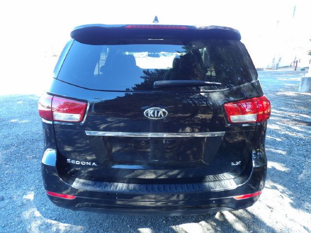 Used 2016 Kia Sedona LX w/ Option Group 020 FWD image 4