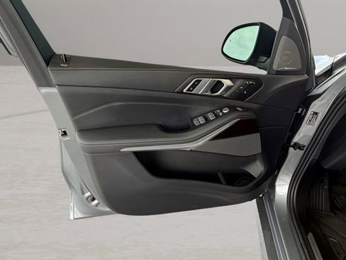 Used 2024 BMW X7 xDrive40i w/ Premium Package image 15