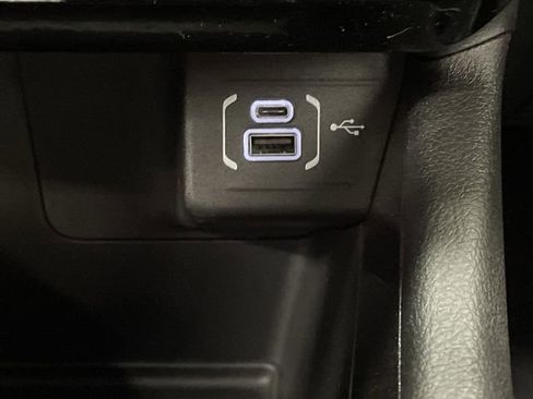 New 2025 Jeep Compass Latitude w/ Sun & Sound Group image 24