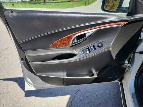 Used 2010 Buick LaCrosse CXS w/ Touring Package FWD image 14