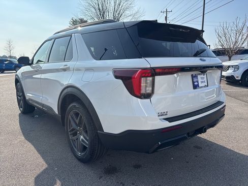New 2026 Ford Explorer ST-Line w/ ST-Line Street Pack AWD/4WD image 5