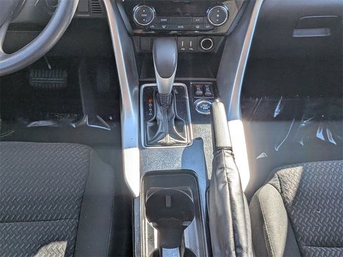 Used 2024 Mitsubishi Eclipse Cross LE image 18