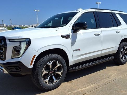 New 2026 GMC Yukon AT4 AWD/4WD image 4