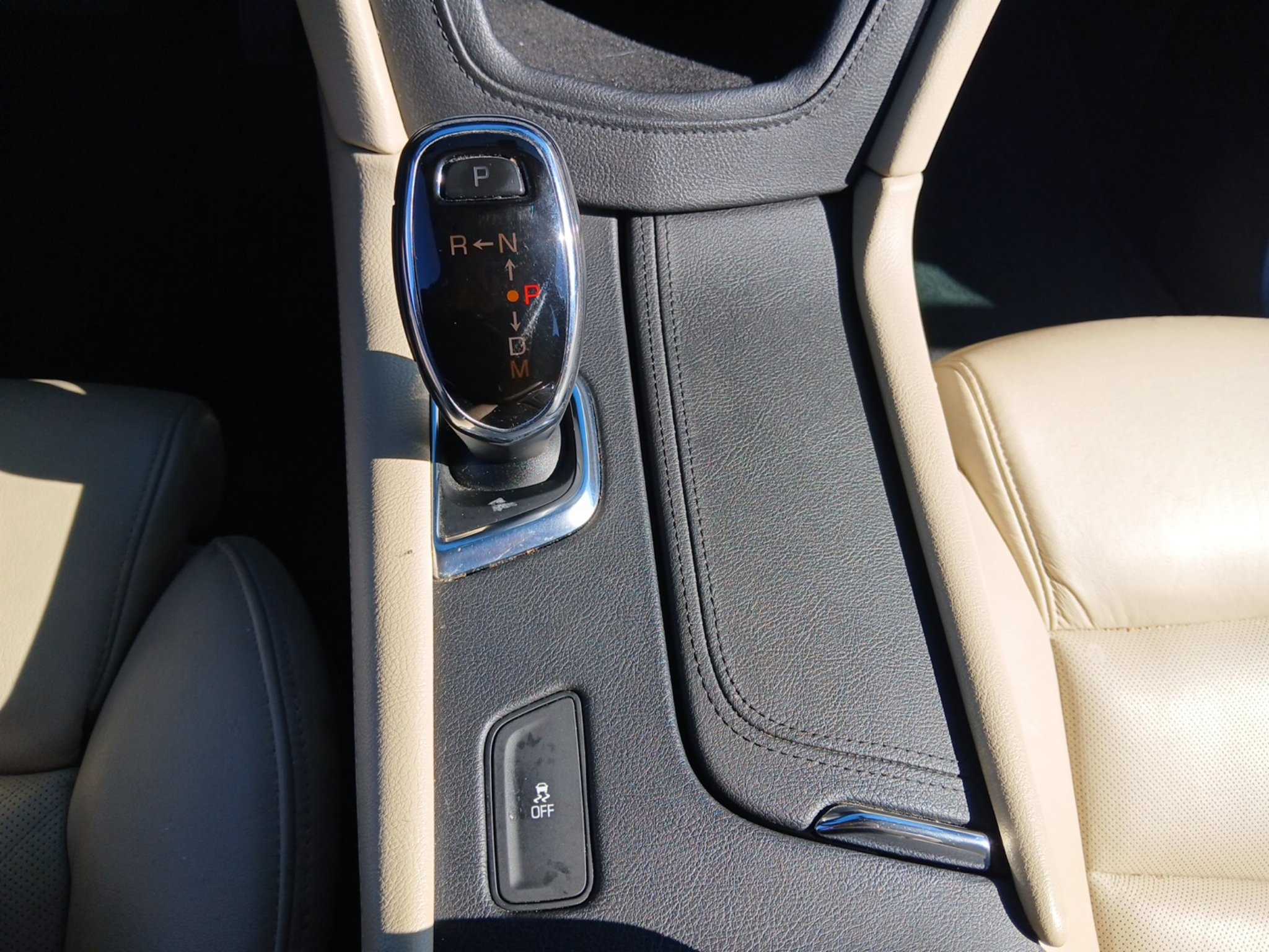 Used 2017 Cadillac XT5 Luxury w/ Driver Awareness Package FWD image 17