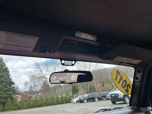 Used 2017 Jeep Wrangler Unlimited Sport w/ Mopar Black Appearance Group image 28