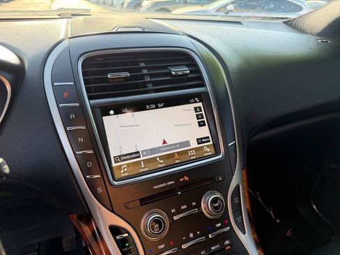 Used 2017 Lincoln MKX Reserve w/ Lincoln MKX Climate Package FWD image 43