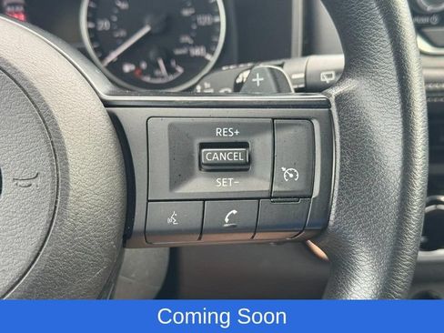 Used 2024 Nissan Rogue S FWD image 19
