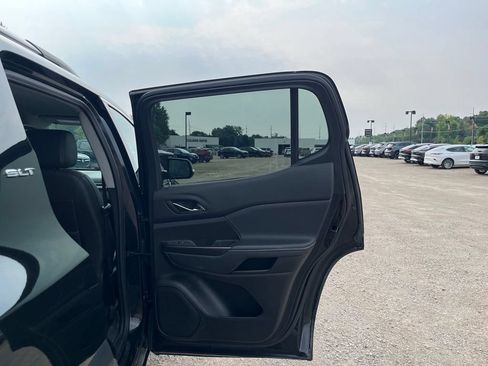 Used 2023 GMC Acadia SLT w/ Preferred Package FWD image 40