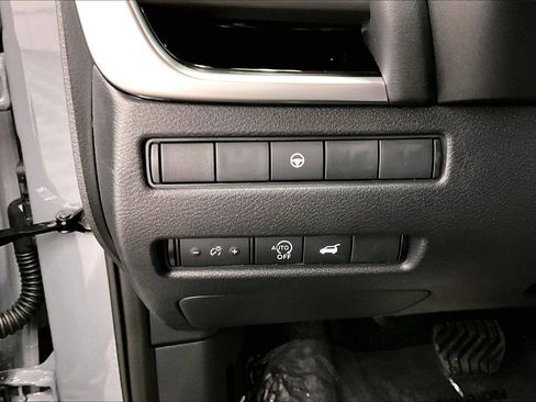 New 2026 Nissan Rogue SV AWD/4WD image 89