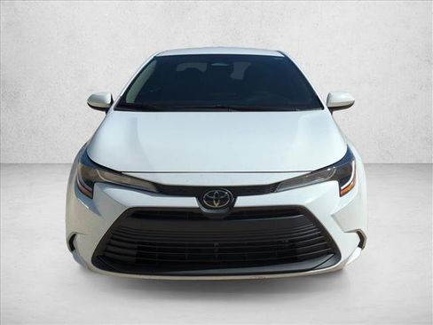 Used 2024 Toyota Corolla LE FWD image 2