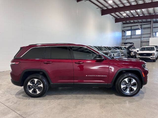 Used 2023 Jeep Grand Cherokee 4WD 4xe image 5