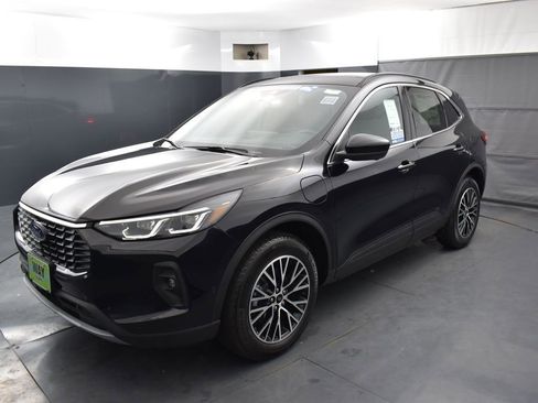 New 2024 Ford Escape SE w/ PHEV Premium Package image 25