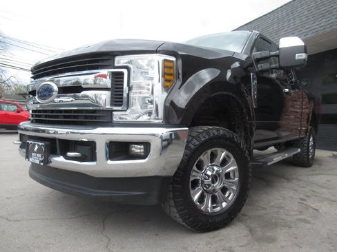 Used 2019 Ford F250 XLT w/ XLT Premium Package AWD/4WD image 24