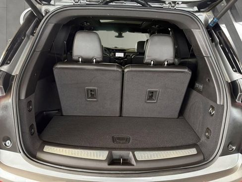 Used 2025 Cadillac XT6 Premium Luxury FWD image 8