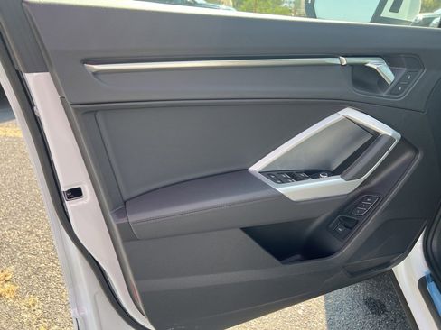 New 2025 Audi Q3 2.0T Premium image 24