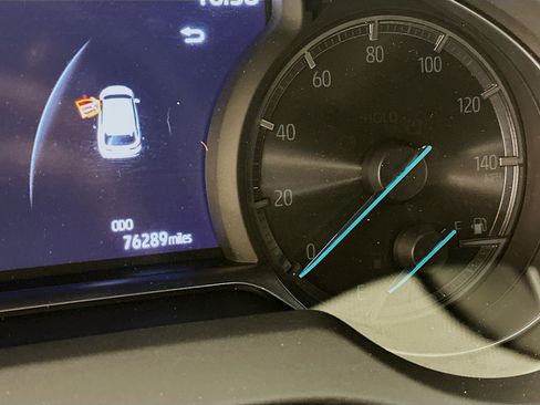 Used 2021 Toyota Venza XLE w/ Softex Package image 19