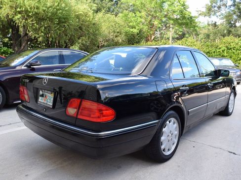 Used 1998 Mercedes-Benz E 320 Sedan image 6