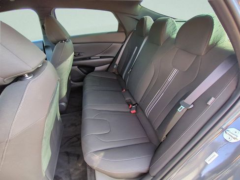 Certified 2025 Hyundai Elantra Sport w/ Cargo Package image 9