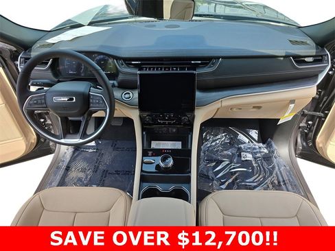 New 2025 Jeep Grand Cherokee L Limited w/ Luxury Tech Group II image 9