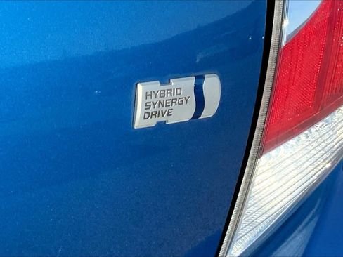 Used 2015 Toyota Prius C Two image 9