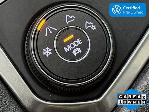 Used 2022 Volkswagen Tiguan SE image 34