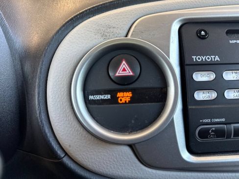 Used 2012 Toyota Yaris LE FWD image 50