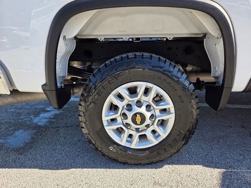 Used 2025 Chevrolet Silverado 2500 LT w/ Convenience Package image 23