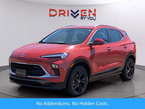 Used 2024 Buick Encore GX Sport Touring image 1