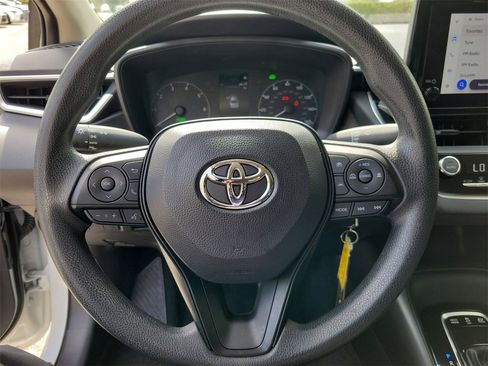 Used 2023 Toyota Corolla LE image 18