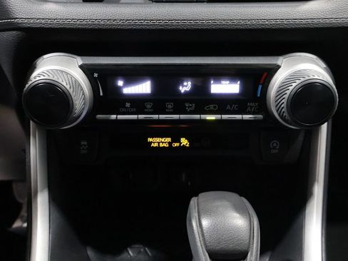 Used 2019 Toyota RAV4 LE w/ All Weather Liner Package image 28