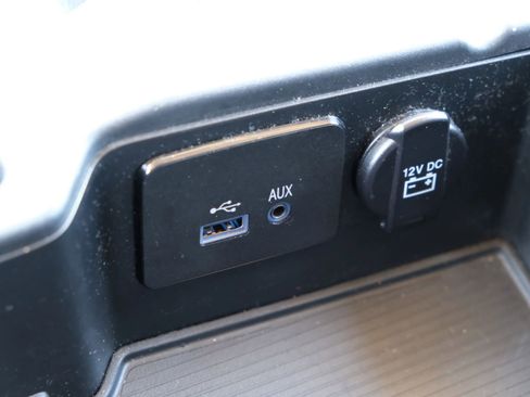 Used 2017 RAM 1500 Express image 31