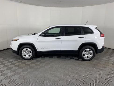 Used 2016 Jeep Cherokee Sport AWD/4WD image 7