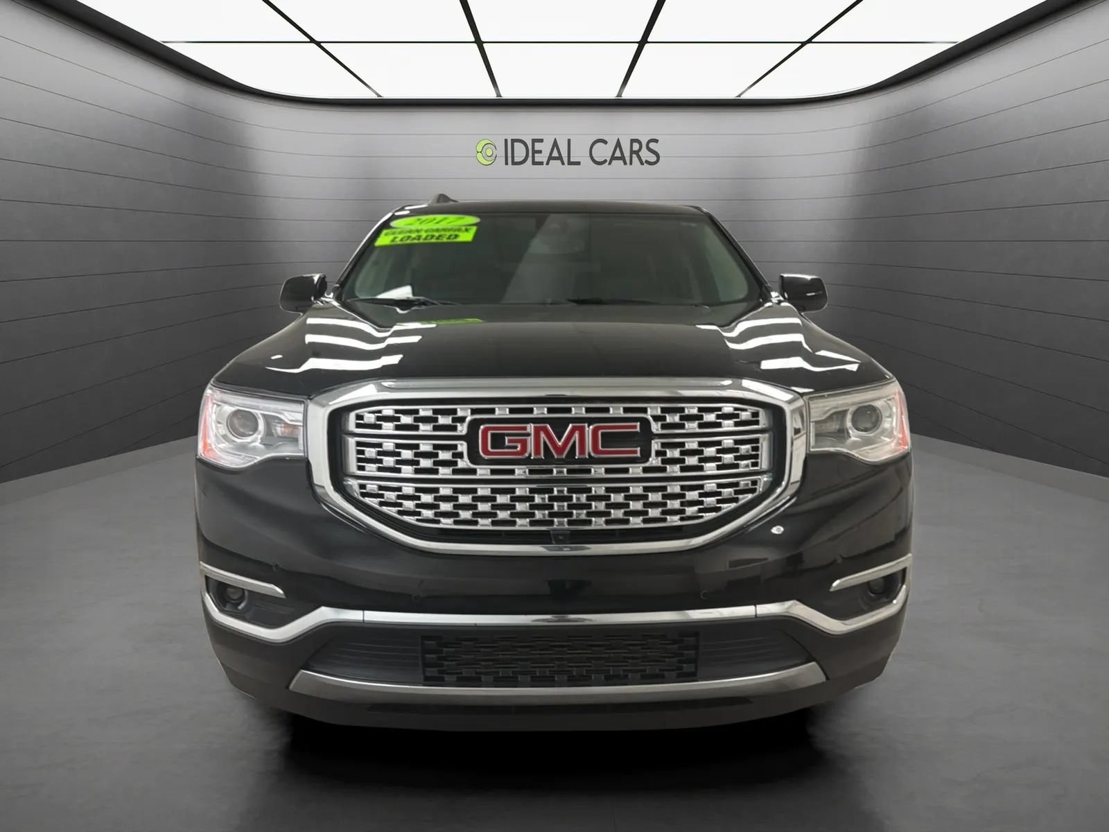Used 2017 GMC Acadia Denali w/ Technology Package FWD image 2