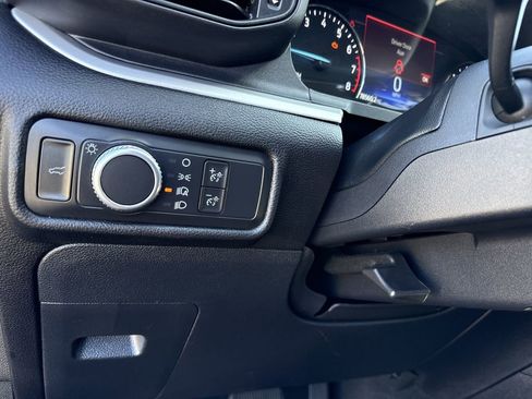 Used 2021 Ford Explorer XLT image 36